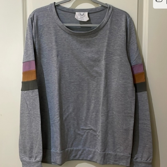 GUC FANTASTIC FAWN  Relaxed Fit Gray Sweatshirt  Sz.L (Pls See Msmts) - Picture 4 of 8